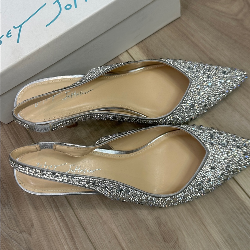 Betsy Johnson Clark sling back rhinestone embellished heels size 9.5 - Picture 3 of 7